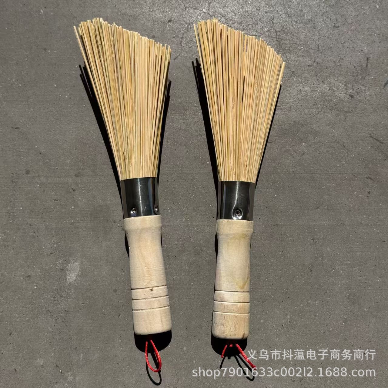 [나무 손잡이가 달린 대나무 솔] 비스듬한 입 25cm