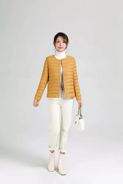 Earth yellow (blossoming white duck down)
