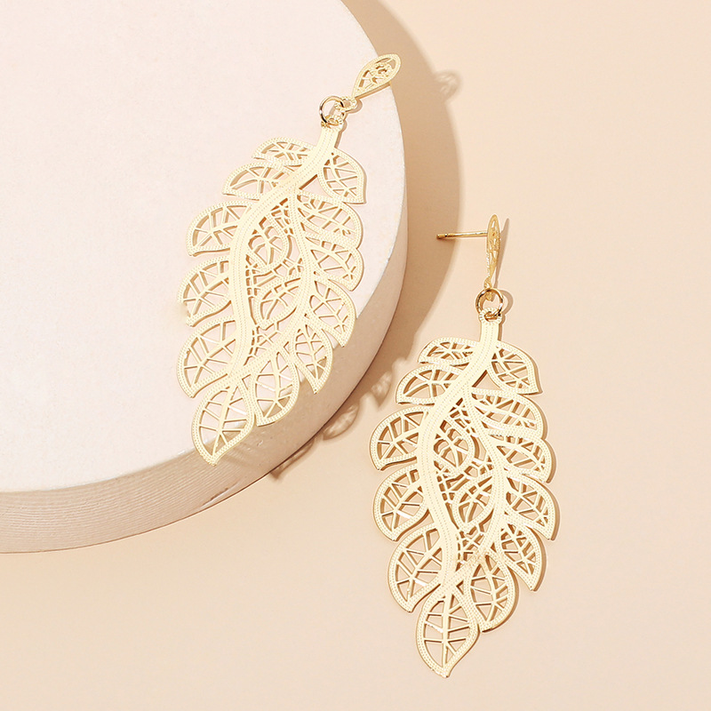 6g Weight Earrings Classification Wedding, Travel Occasion Women'S Gender Simple Style Style Gold Color Retro Hollow Leaf Earrings 6