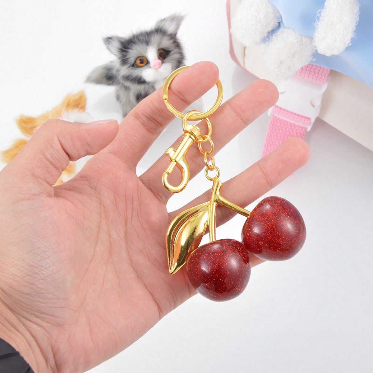 2025 Neue Kirsche Auto Schlüsselanhänger High-End-Feeling Damentasche Exquisite Accessoires Rucksack Anhänger Trendy_voghion.com