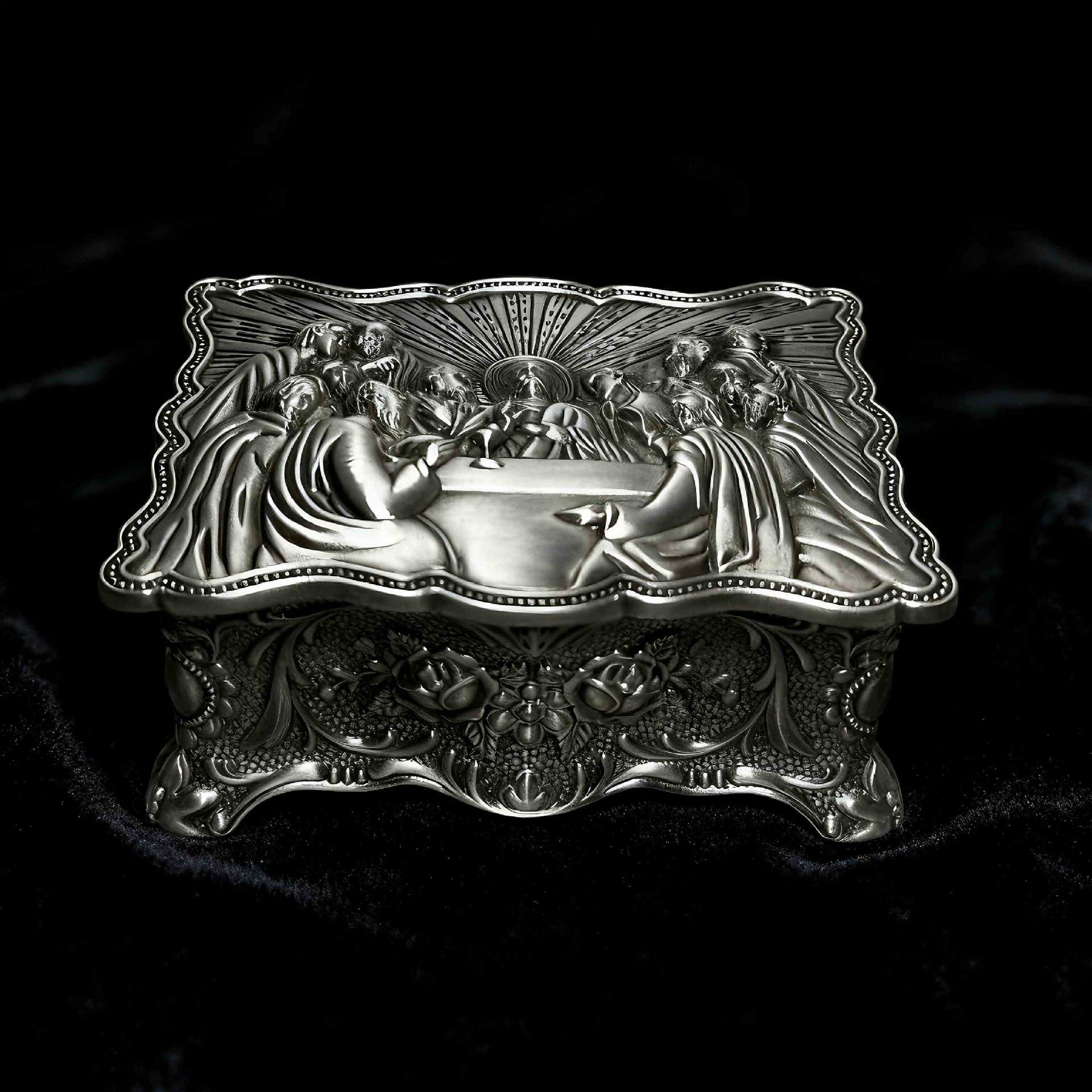 Retro Embossed Metal Jewelry Box European Palace Style Carved Storage Box High-End Jewelry Collection Box