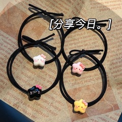 ミニ五芒星kt猫の髪輪が可愛いです。