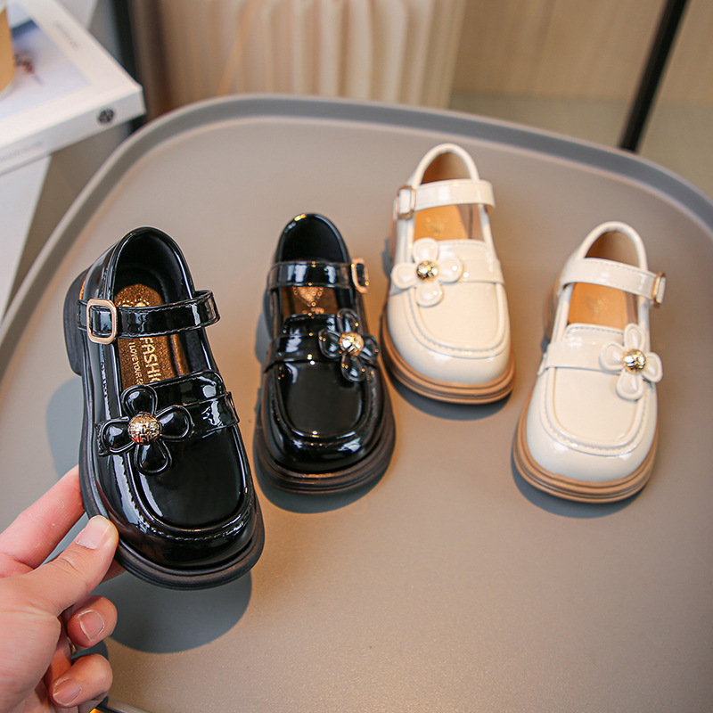 Niñas zapatos de cuero de estilo británico 2026 otoño nuevos zapatos de lefour suaves para niños zapatos de princesa de flores para niñas image 1