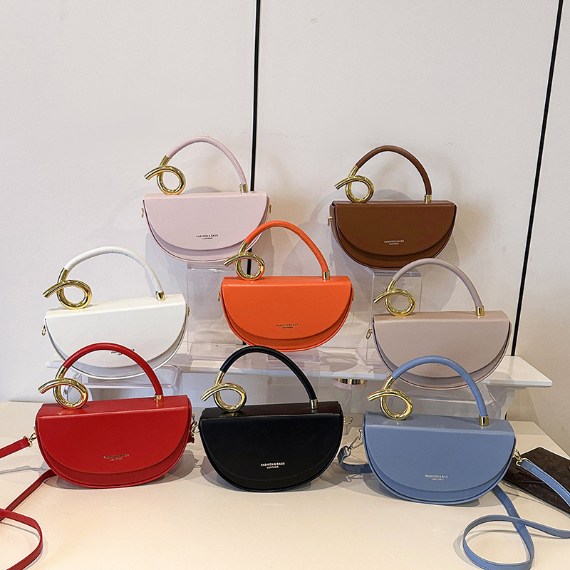 2025秋冬新款时尚复古半圆马鞍包潮流质感上班通勤单肩手提包女包