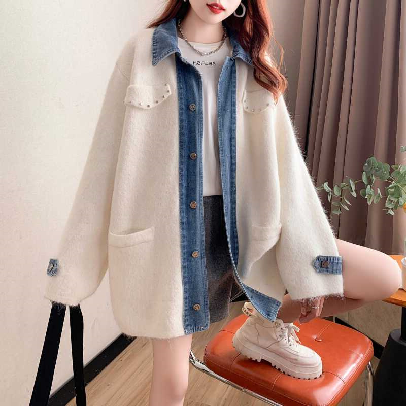 Damenbekleidung Neues Herbst- und Winterdesign, mittellange Pulloverjacke im Denim-Spleißen für Damen, lockerer und modischer Strickjackentrend_voghion.com