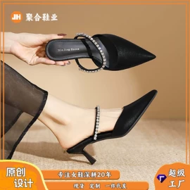 女式时装单鞋;高跟凉鞋;女式皮靴