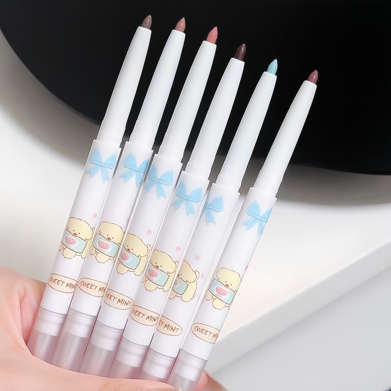SWEET MINT Watermelon Puppy Eyeliner Gel Pen is waterproof, sweat-proof, and does not smudge. It brightens the outline from the bottom to the shadow undefined