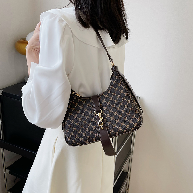 High-end armpit bag for women, versatile summer 2023 new fashion one-shoulder niche design retro print crossbody bag_voghion.com
