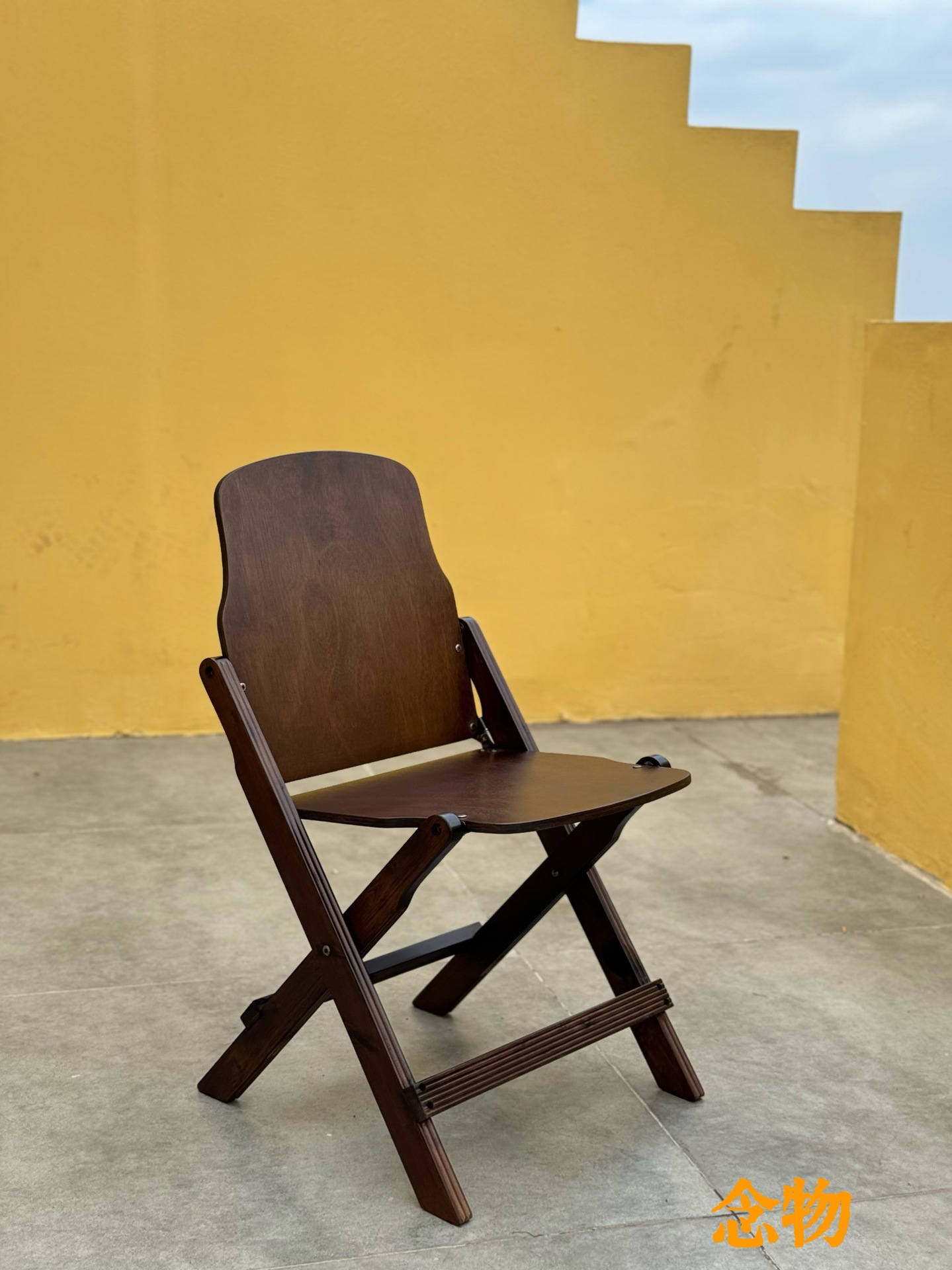 레트로 커피 즉, 검은 호두색 프레임과 편백나무 유선 조항 좌석 깊이 40, 좌석 너비 40, 좌석 높이 42, 총 높이 76