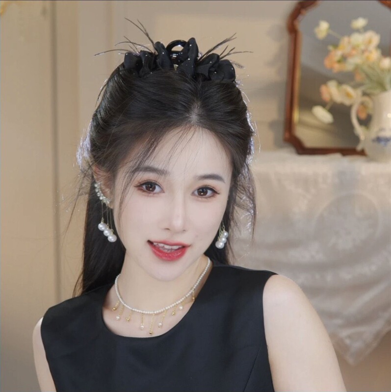 フランス生地ヘアピン帽子新しいインターネット有名人サテン生地フェザークリップハイエンドヘアボリュームサメクリップ女性のための|undefined