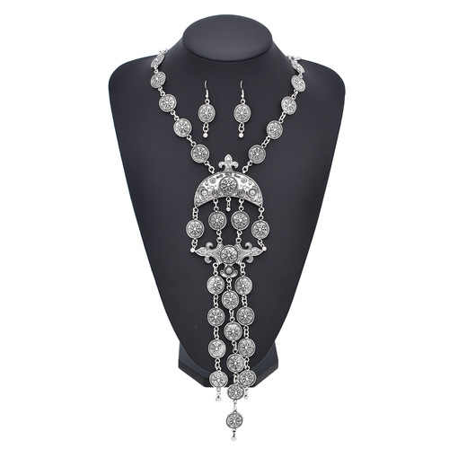 European and American big brand fashion new luxury temperament pattern coin tassel necklace set ancient country princess