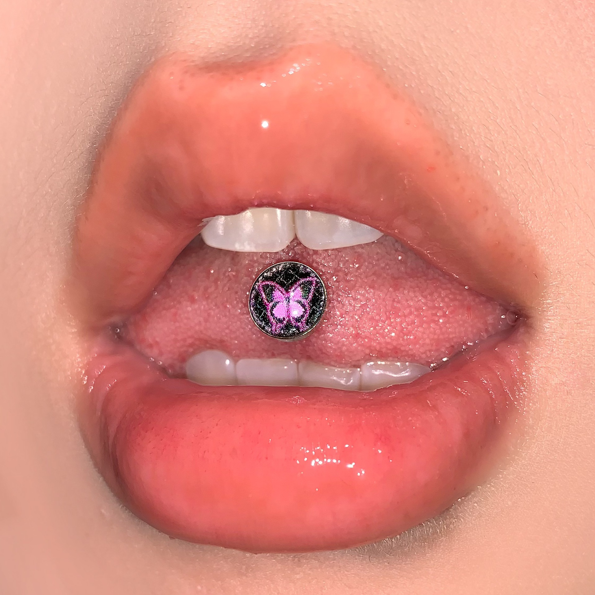 Pointed labret stud close-up product detail