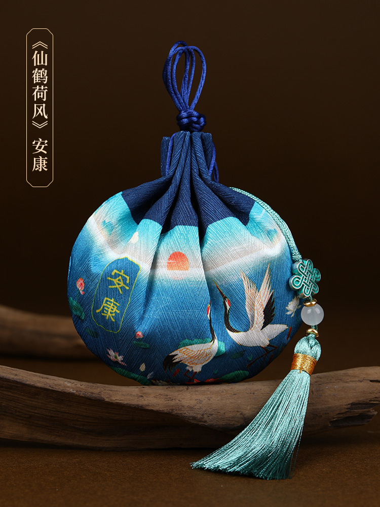 "Crane and Lotus Breeze" Ankang (with tassel) K-91 ☆