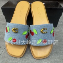 新款女士刺绣樱桃平底沙滩百搭时尚原单C家跨境爆款网红一字拖鞋