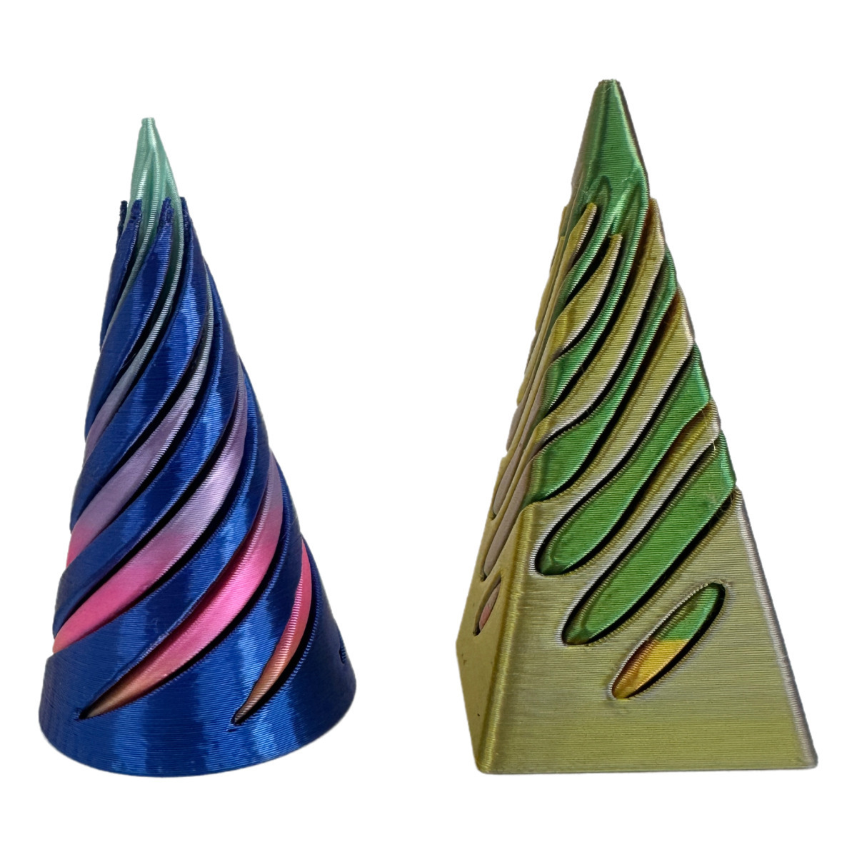 원뿔형 + 타워형 (색상 랜덤)