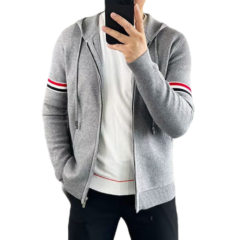 Explosiones transfronterizas de tamaño europeo barra rayada aguja con capuz camisa de punto suéter cardigan chaqueta fábrica al por mayor
