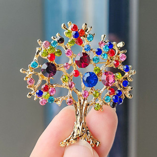 European and American Colorful Diamond-Encrusted Christmas Tree Brooch for Women, High-End Shawl Buckle, Gypsophila, Colorful Diamond Tree of Life Corsage, Silk Scarf Buckle