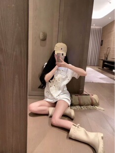 D���ع�ϵ�НM����ɫ�����y�ӠC荵��{���A������eTŮ���^����