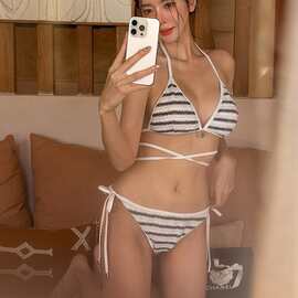 2025泰国小众辣妹性感复古条纹泳衣女分体纯欲温泉比基尼bikini