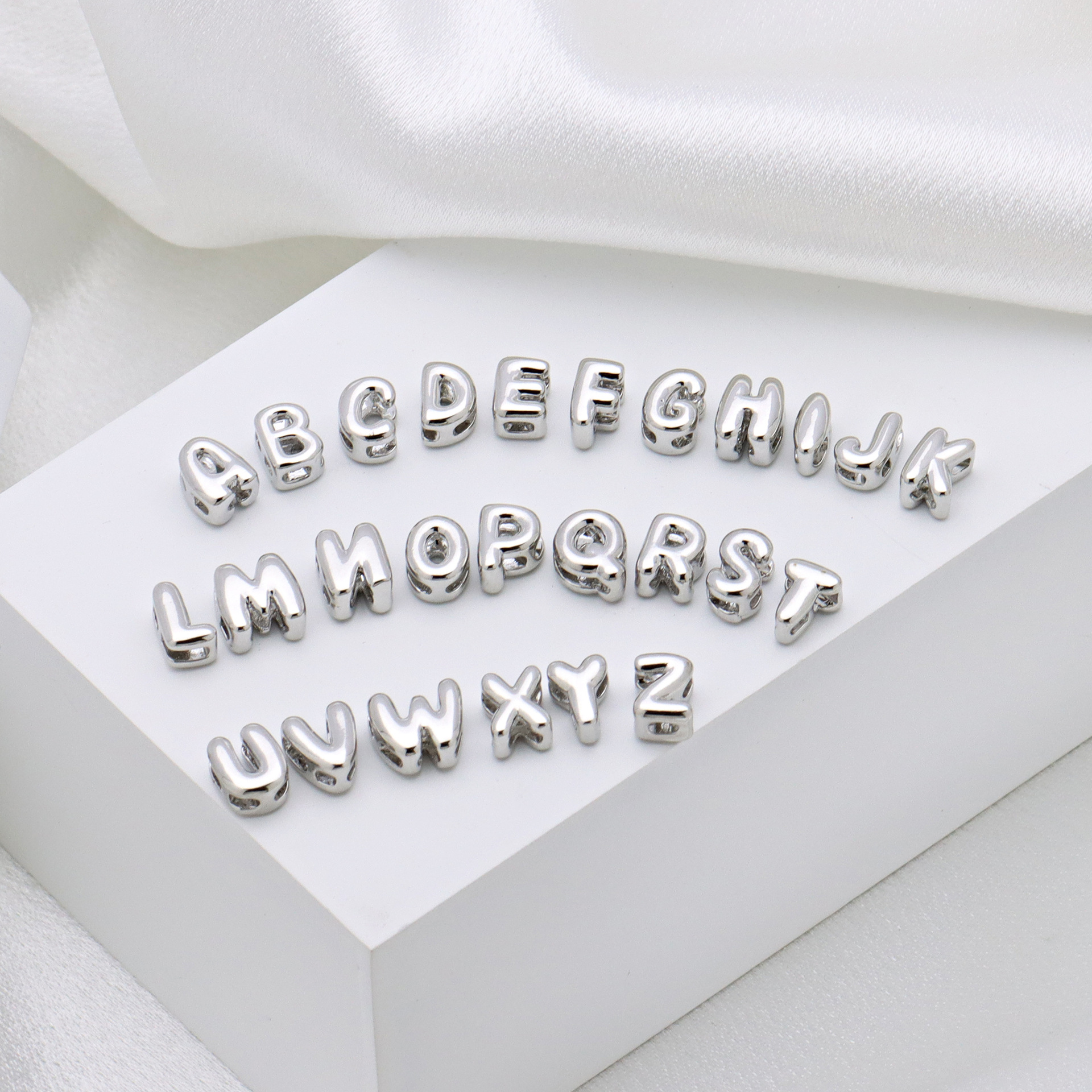 4g Weight Pendant Jewelry Making Type 6*7mm Jewelry Making Size DIY Jewelry Accessories Classification 1 Piece Quantity Copper Material Letter Pattern Plating Design Simple Style, IG Style Style 1 Piece 6*7mm Copper Letter DIY Jewelry Accessories Pendant 无