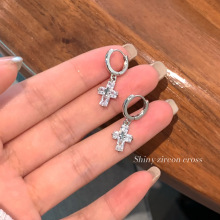 通体铜镀金镶锆十字架克罗心爆闪耳钉新款独特设计耳骨钉耳耳钉