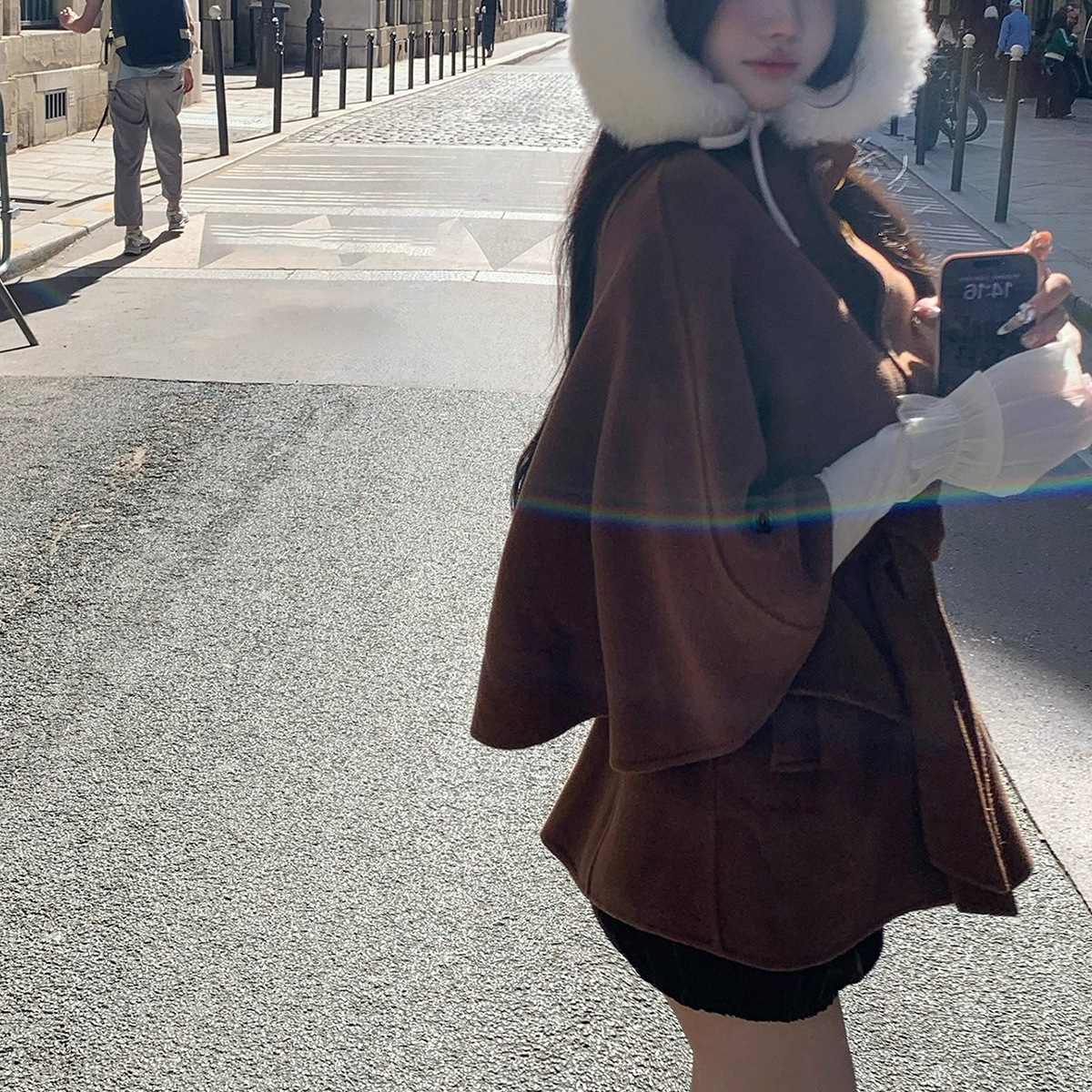 Ode Style Cape, Cape Coat with a High-End Feel, New Winter Versatile and Elegant Woolen Coat, Short Woolen Coat