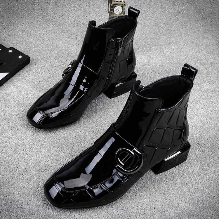 Martin boots 2023 autumn and winter new patent leather flat square toe fleece-lined warm British style short boots plus size leather shoes for women