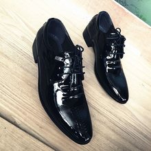 男士皮鞋新款韩版商务休闲亮皮休闲鞋发型师鞋子男婚鞋