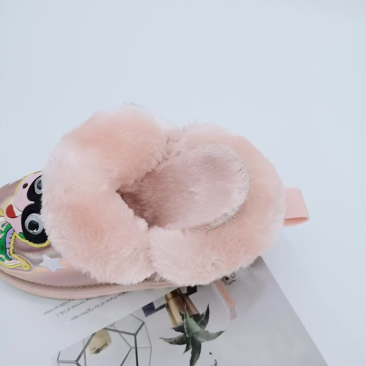 Botas de nieve para niños de invierno 2025 nuevas botas cortas para niños con botas de algodón para niñas más gruesas