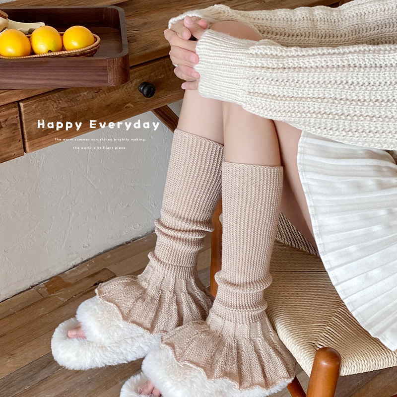 Bekleidungsaccessoires: Gestrickte Beinstulpen im Ballettstil mit Spitzenbesatz, verdicktem Rippstrick, hohe Socken für den Winter, atmungsaktiv und schweißableitend_voghion.com