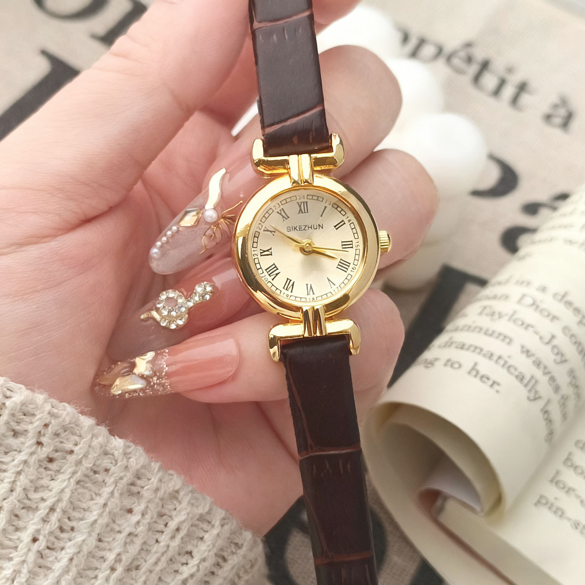 复古罗马刻度精致小巧皮带女士小圆表初高中女生小众百搭石英表