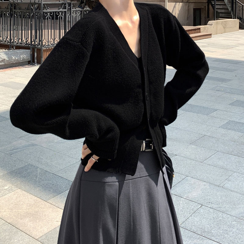 24 invierno Puyuan francés suéter de cuello en v cardigan de mujer otoño 2024 nuevo estilo coreano exterior