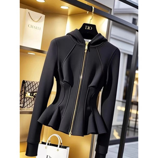 This year's explosions black hooded sweater 2025 spring high-end super good-looking unique beautiful waist short coat
