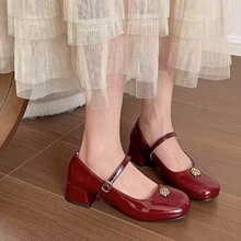 法式单鞋女2025春秋新款中跟一字带玛丽珍女鞋红色小香风皮鞋批发