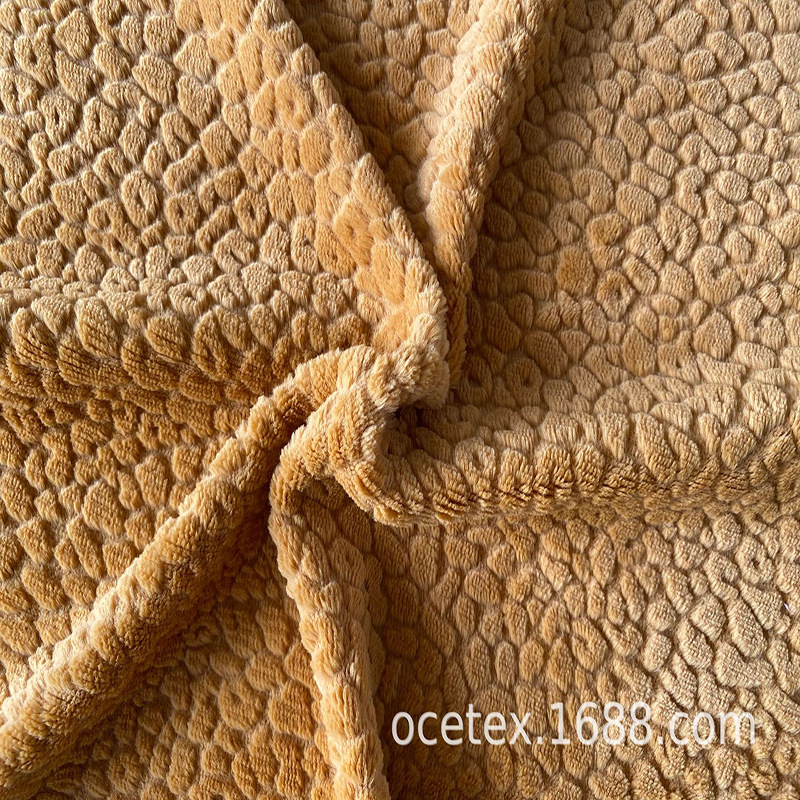 厂家供应半消光牛奶绒面料床上用品靠垫抱枕布料儿童玩具箱包面料