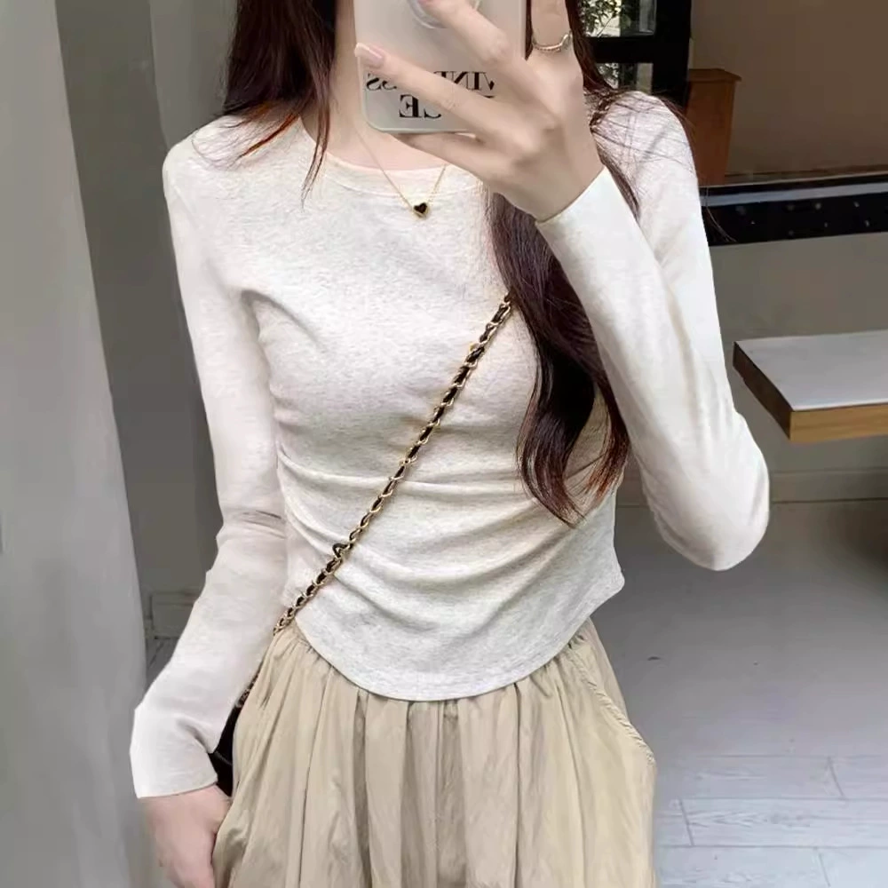 Футболка с длинным рукавом с круглым вырезом на плече женщина 2024 новый осенний тонкий тонкий, нерегулярные складки