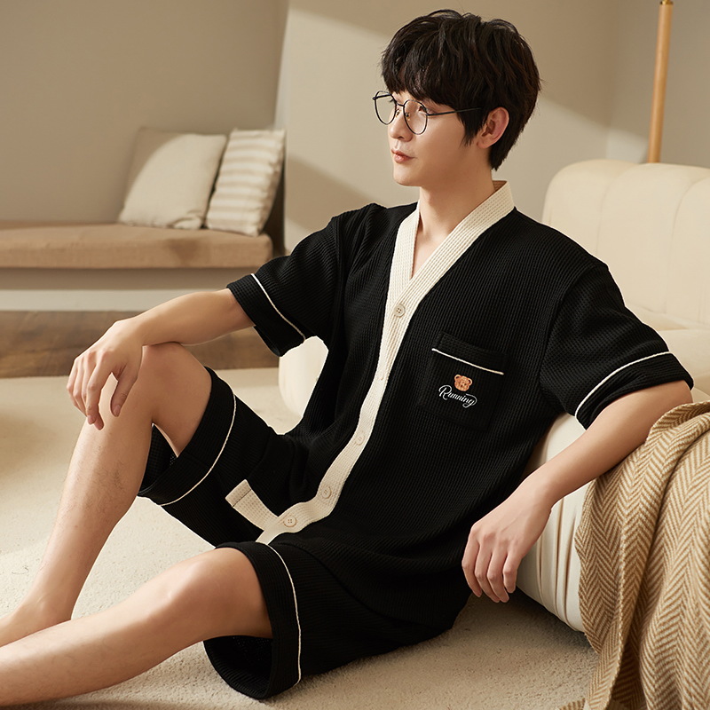 Pijamas de pareja de verano Pantalones cortos de manga corta traje casual de los hombres con cuello en V ropa de casa de las mujeres delgadas simples se pueden usar fuera