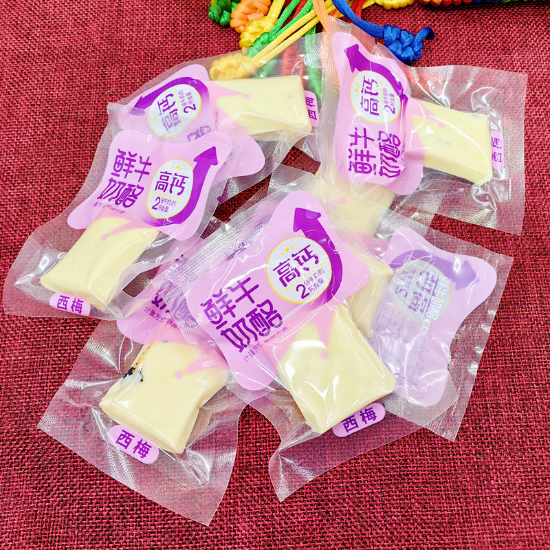 Monteon handcrafted fresh milk cheese, no added sugar, contains live milk fruit granules, casual independent packaging, children's snack