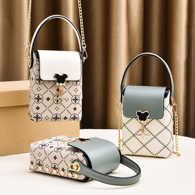 Borsa a tracolla piccola donna alla moda elegante stile estivo_voghion.com
