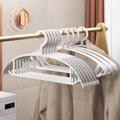 家庭用ワードローブ用の幅広の滑り止めハンガー、シームレスな肩の角防止衣類ハンガー、衣類ハンガー、衣類乾燥用の衣類ハンガー