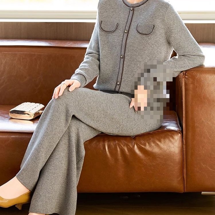 时尚小香风针织套装妈妈装秋冬新款气质百搭中老年毛衣免搭两件套