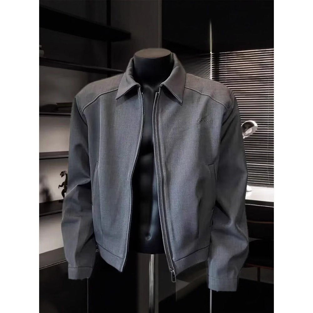 Cleanfit Padded Shoulder Lapel Short Jacket for Men, High-End Stylish Spring and Autumn Short Wide Boxy Executive Jacket for Young Men