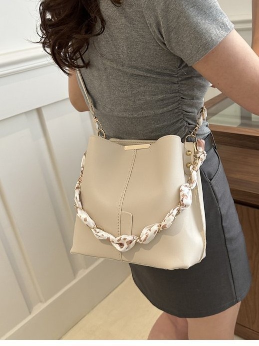New Versatile Bucket Bag, Solid Color, High-End Feel, Crossbody Bag, Trendy Ins Style, Business Commuting, Large Capacity Handbag