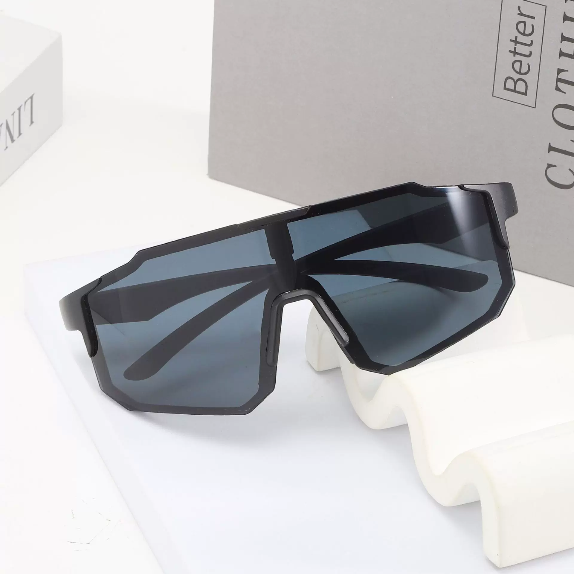 遮阳跨境显瘦墨镜太阳眼镜户外运动风镜防风机车骑行欧美炫彩男女