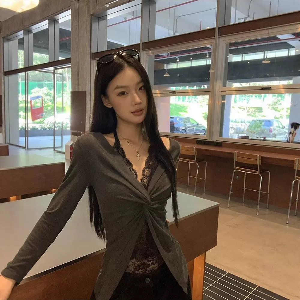 法式纯欲风蕾丝拼接纽结长袖t恤女早秋收腰显瘦假两件打底衫上衣