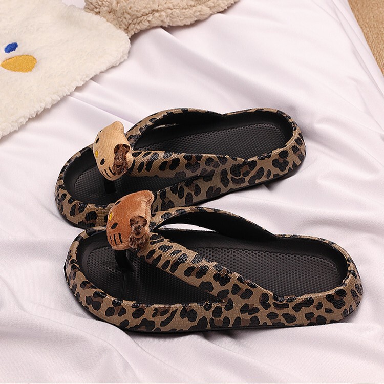 2025Kt Leopard Print Flip-Flops for Women, Summer Outdoor Thick-Soled Slippers, Trendy Beach Sandals for Fashionable Girls, Suitable for European and American Styles