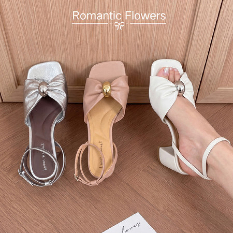 2026 New Model: Women's Summer Sweet and Versatile Sheepskin Cream-Colored Lace-Up Chunky Heel Sandals with Hollowed-Out Bow Design