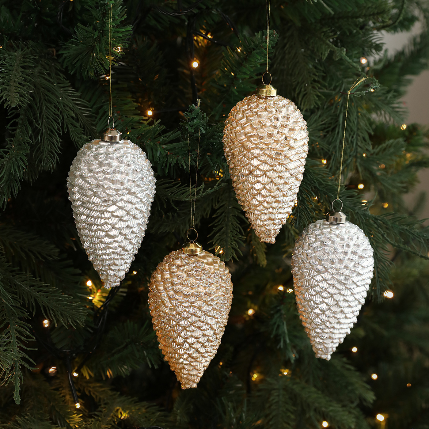 Polvo adhesivo de plástico transfronterizo color pino de bellota caja de polvo adhesivo de árbol de Navidad colgante decoración de escena colgante