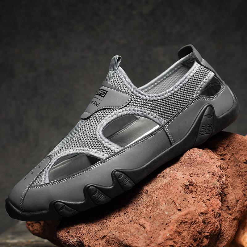 2025 diseñador verano ligero de gran tamaño malla hueca transpirable zapatos individuales de un pie Douyin zapatos casuales hombres