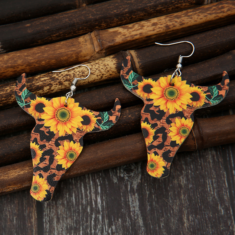 Wholesale Retro Bull Head Sunflower Leather Earrings Nihaojewelry display picture 2